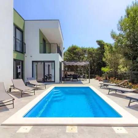 Flavia With Private Pool, Close To The Beach Villa